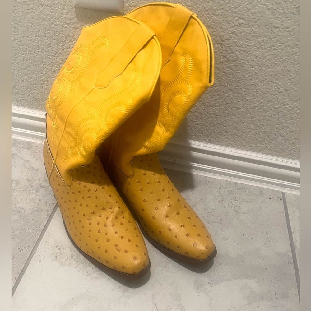 Vibrant Butter Yellow Ostrich Textured Men Cowboy Boots - Picture 2 of 4